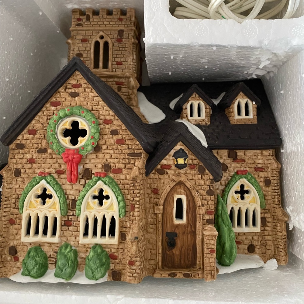 Mint Knottinghill Church by Department 56